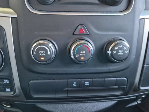 Used 2018 RAM 1500 Classic SLT AWD/4WD image 25