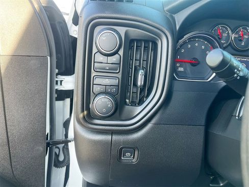 Used 2023 Chevrolet Silverado 2500 Custom w/ Custom Convenience Package image 10