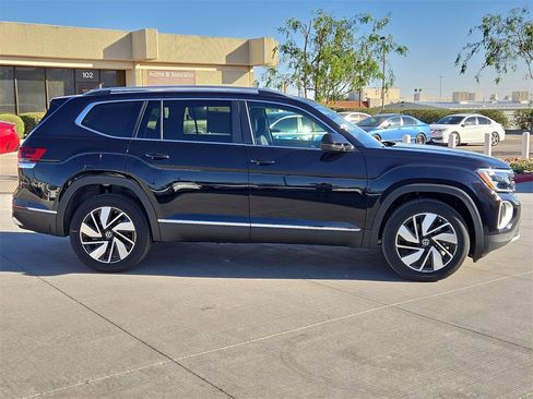 Used 2025 Volkswagen Atlas SEL image 12