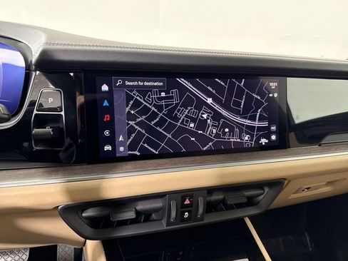 Certified 2024 Porsche Cayenne image 27