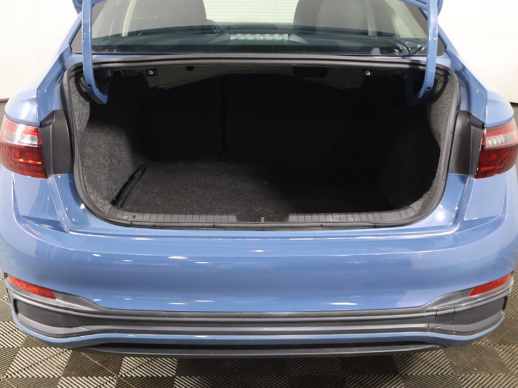 Used 2025 Volkswagen Jetta S FWD image 17