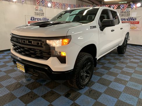 New 2026 Chevrolet Silverado 1500 Custom Trail Boss w/ Dark Appearance Package image 1