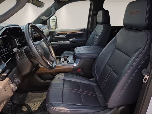 Used 2024 Chevrolet Silverado 3500 High Country w/ High Country Premium Package AWD/4WD image 12