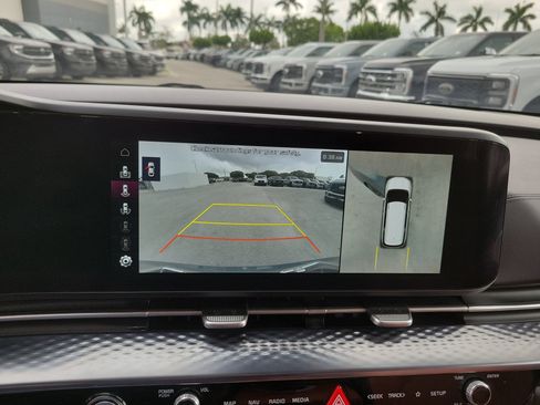 Used 2024 Kia Carnival SX Prestige FWD image 11