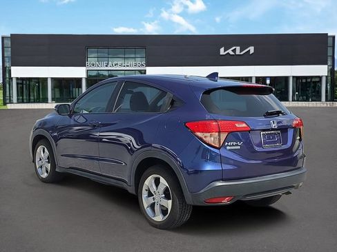 Used 2017 Honda HR-V EX image 3