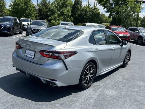Used 2023 Toyota Camry SE FWD image 4