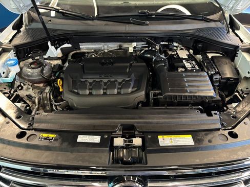 Used 2024 Volkswagen Tiguan SE image 25
