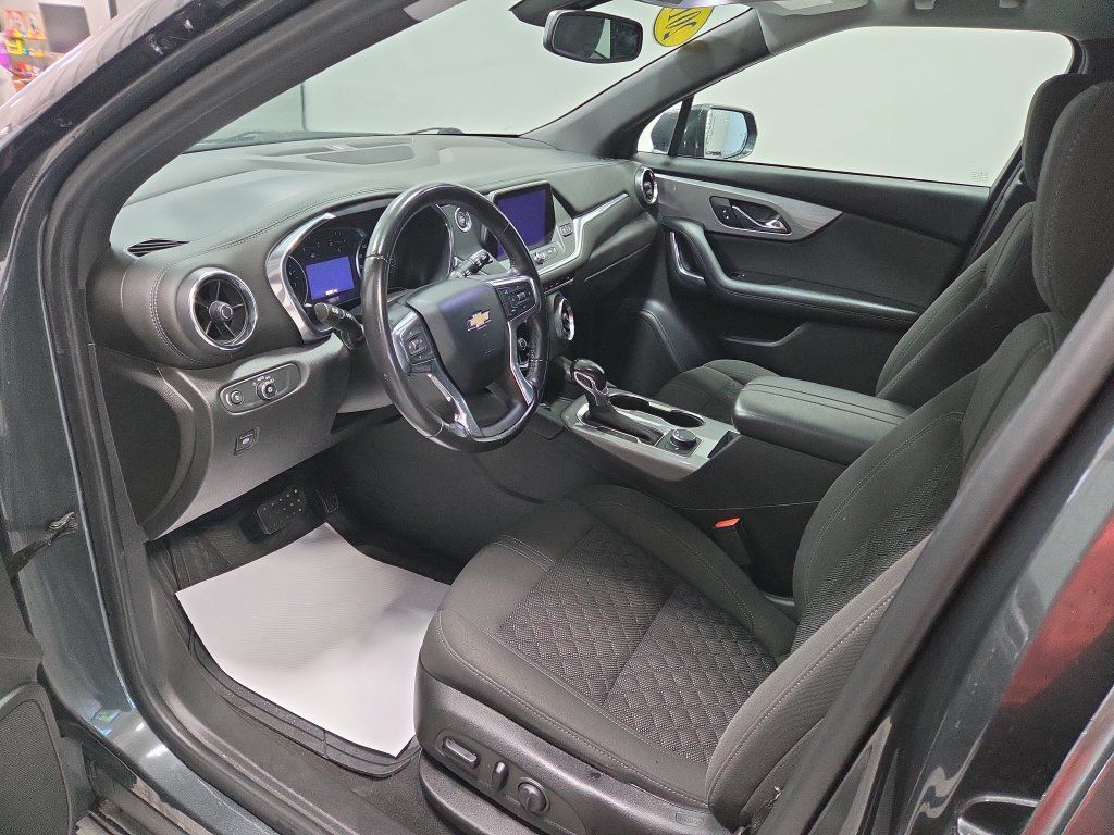 Used 2019 Chevrolet Blazer LT FWD image 27