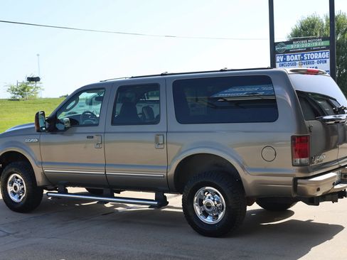 Used 2004 Ford Excursion Limited AWD/4WD image 6