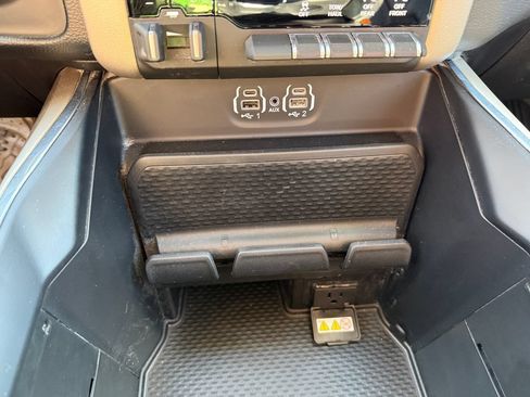 Used 2022 RAM 1500 Laramie AWD/4WD image 38
