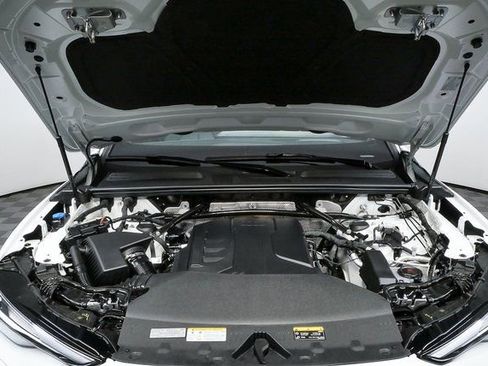 Used 2025 Audi Q5 Premium w/ Convenience Package image 34