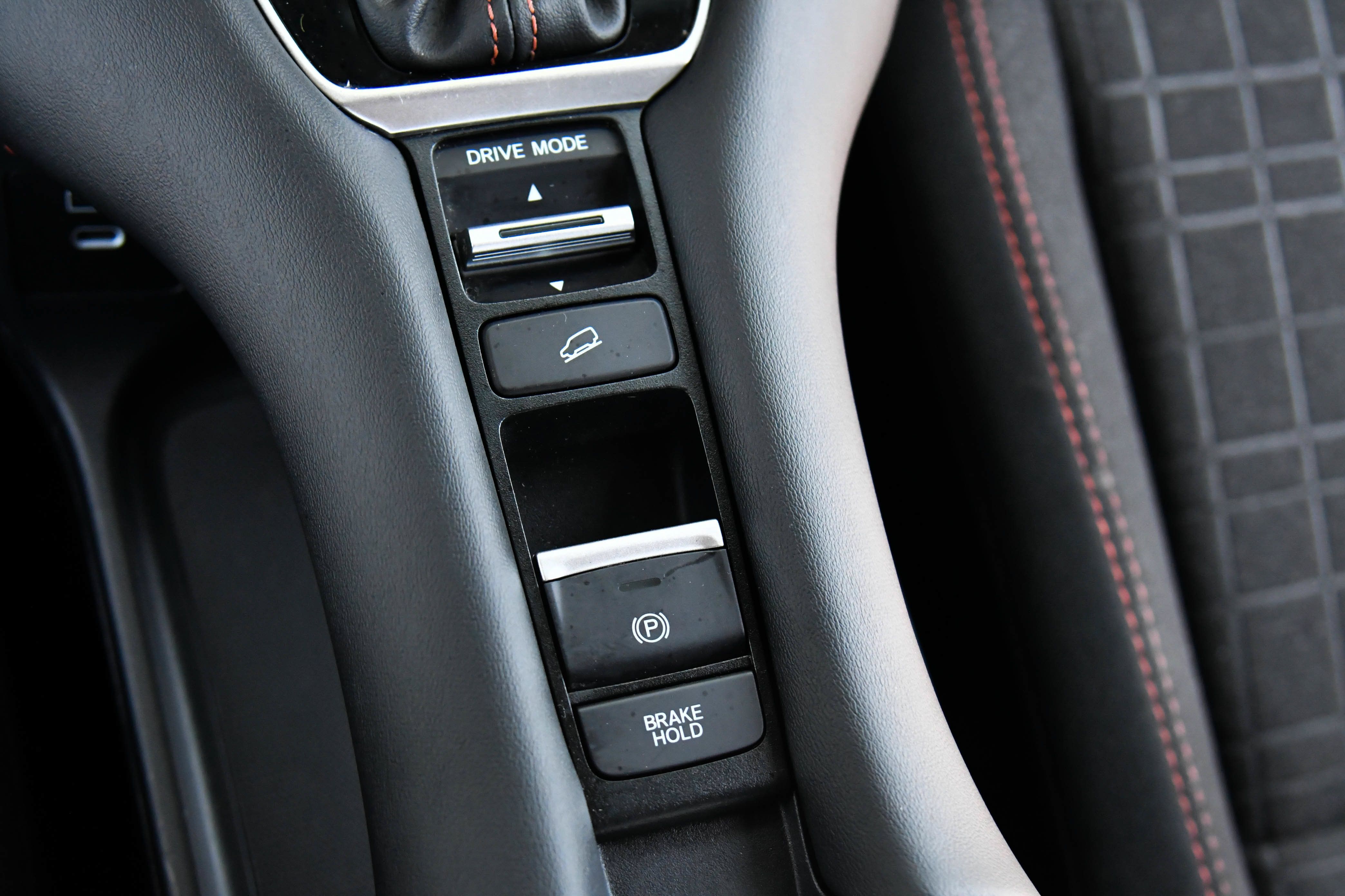 Used 2025 Honda HR-V Sport image 25