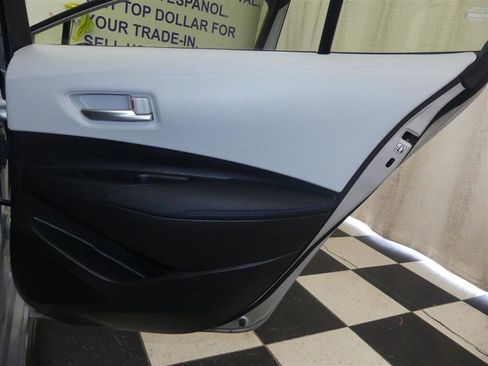 Used 2022 Toyota Corolla SE image 9