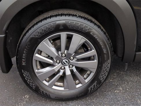 Used 2024 Nissan Pathfinder S image 21