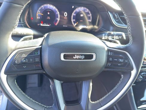 Used 2024 Jeep Grand Cherokee Altitude AWD/4WD image 15
