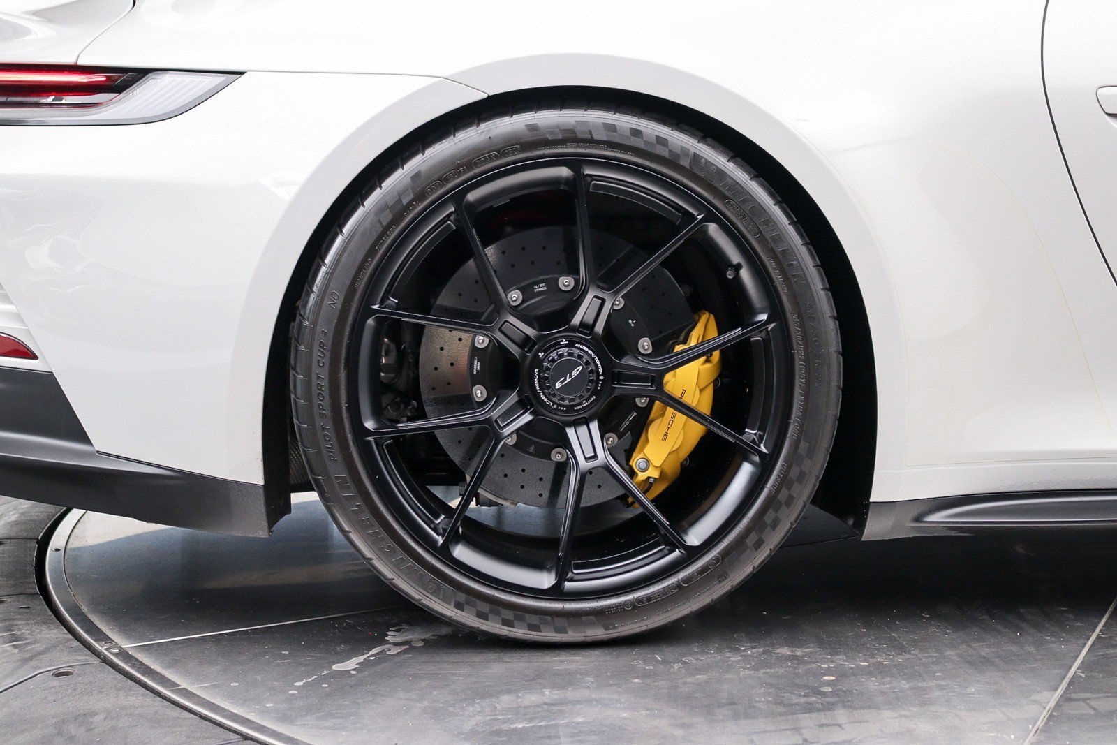 Used 2022 Porsche 911 GT3 RWD image 15