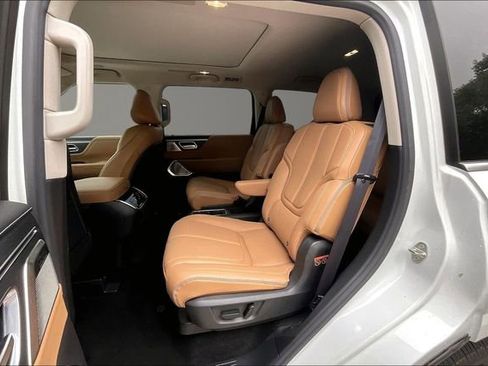 Used 2025 INFINITI QX80 Sensory AWD/4WD image 24