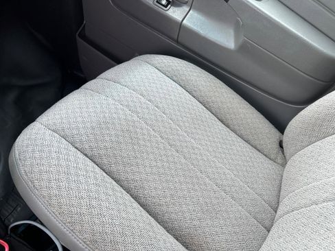Used 2015 Chevrolet Express 2500 RWD image 21