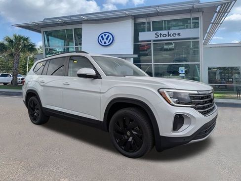 New 2026 Volkswagen Atlas SE FWD image 2