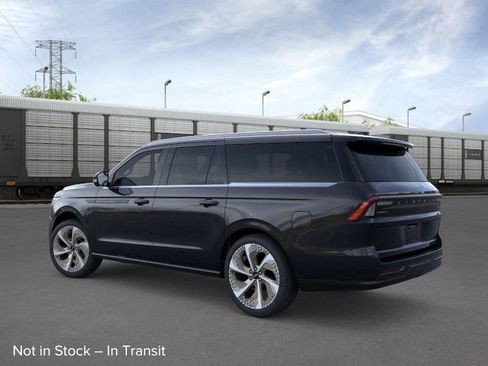 New 2026 Lincoln Navigator L Black Label AWD/4WD image 4