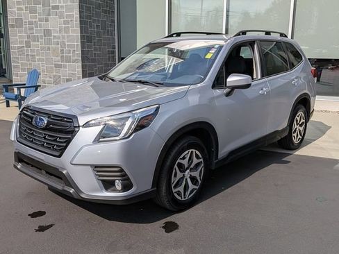 Used 2023 Subaru Forester Premium AWD/4WD image 7