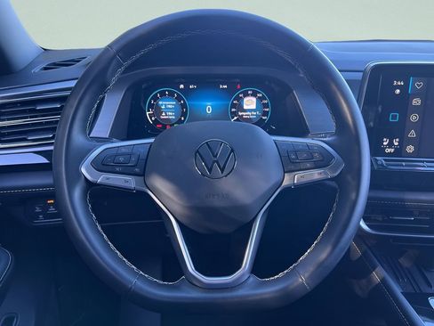 Used 2025 Volkswagen Atlas Cross Sport SE image 14