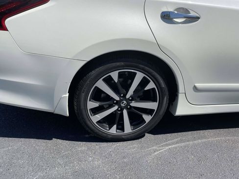 Used 2018 Nissan Altima 2.5 SR FWD image 7