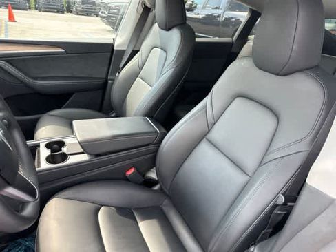 Used 2024 Tesla Model Y Performance AWD/4WD image 5
