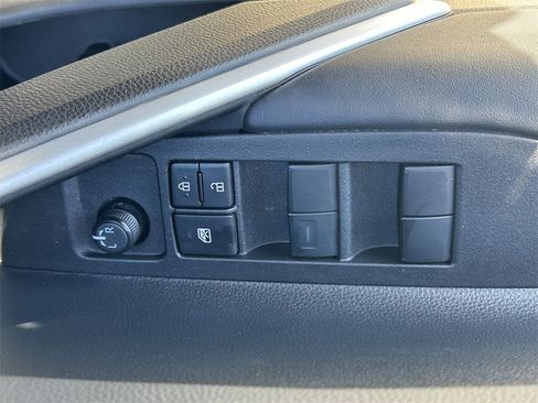 Used 2025 Toyota Corolla Cross AWD Hybrid image 23