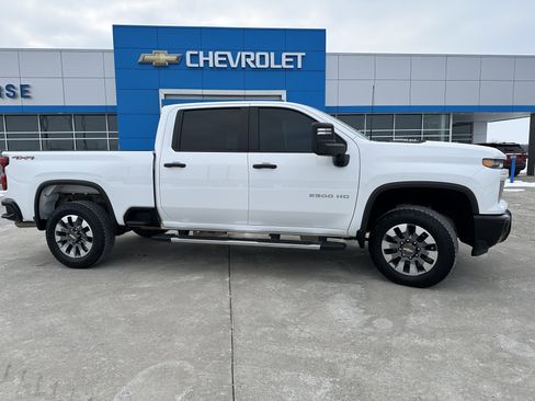 Used 2024 Chevrolet Silverado 2500 Custom w/ Custom Convenience Package image 2