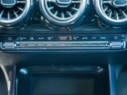 Used 2023 Mercedes-Benz GLB 250 4MATIC image 30