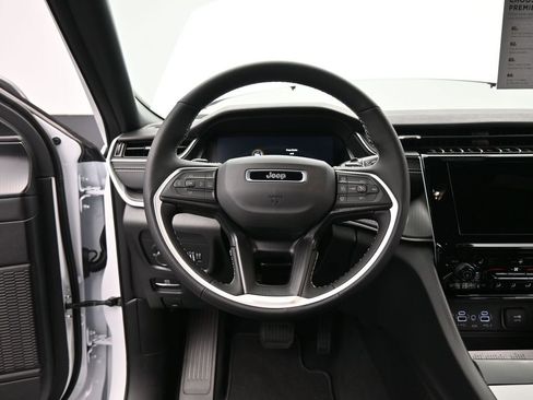 New 2025 Jeep Grand Cherokee L Laredo w/ Luxury Tech Group I image 29