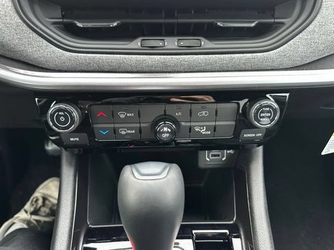 New 2026 Jeep Compass Latitude AWD/4WD image 34