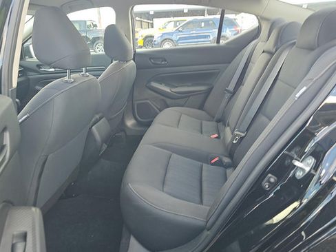 Used 2025 Nissan Altima 2.5 SV FWD image 7