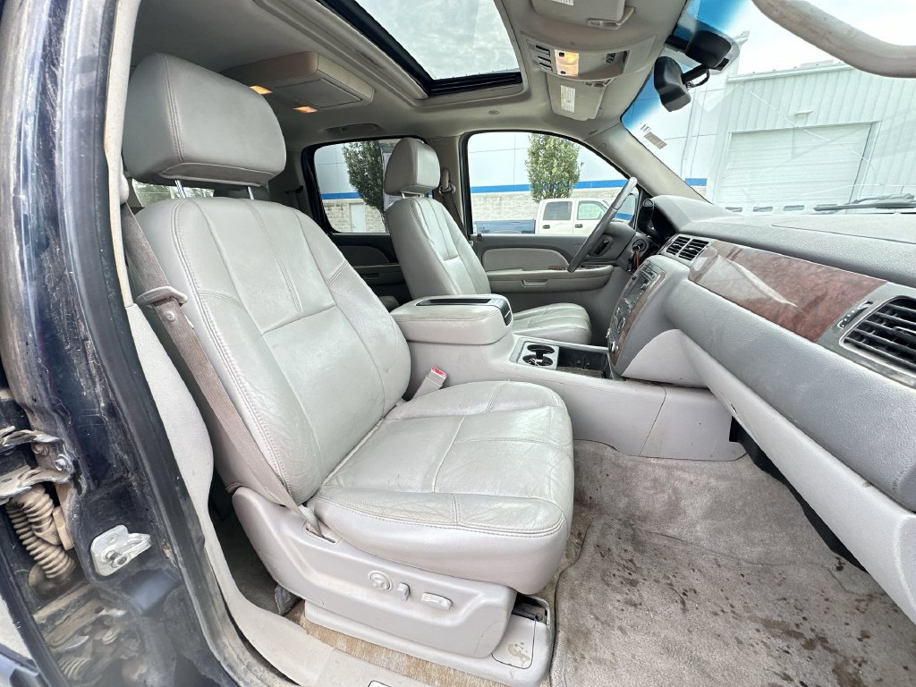 Used 2007 Chevrolet Suburban LTZ w/ LTZ Preferred Equipment Group AWD/4WD image 29