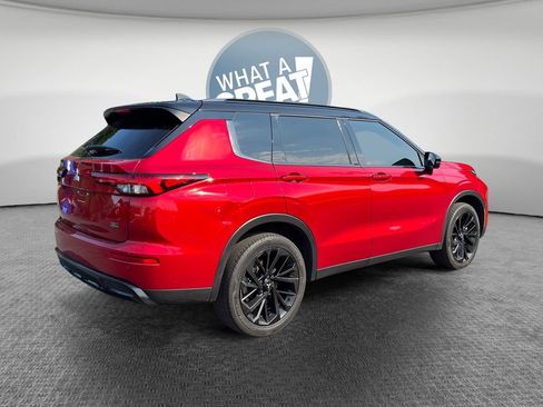 Used 2024 Mitsubishi Outlander SEL FWD image 3
