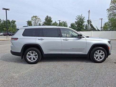 Used 2021 Jeep Grand Cherokee L Limited w/ MOPAR Finishing Package image 11