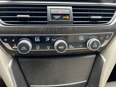 Used 2022 Honda Accord Touring image 14