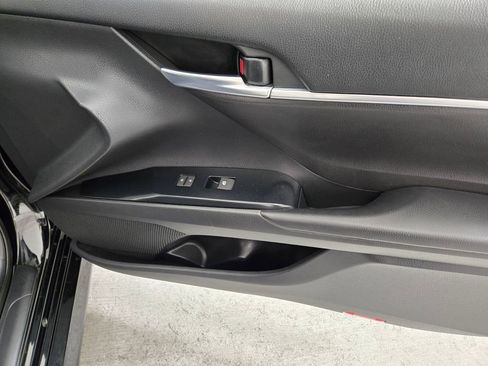 Used 2020 Toyota Camry LE FWD image 22