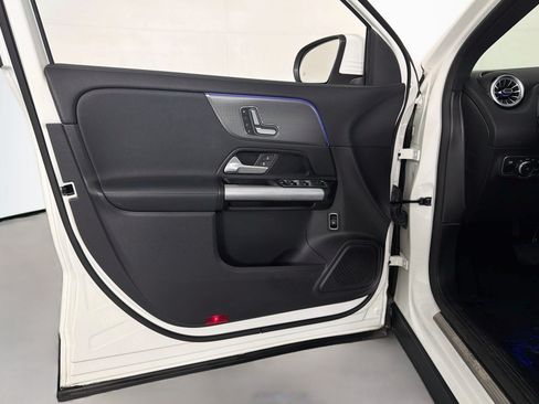 Used 2023 Mercedes-Benz GLA 250 w/ Premium Package image 20