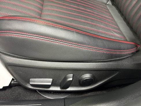 Used 2023 Genesis G70 2.0T w/ Sport Prestige Package image 10