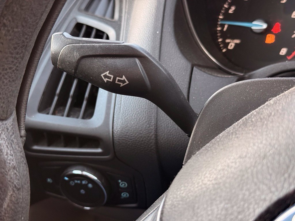 Used 2012 Ford Focus SE w/ SE Winter Pkg FWD image 15