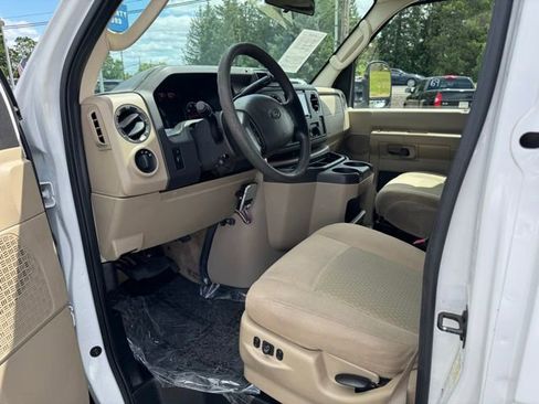 Used 2014 Ford E-350 and Econoline 350 XLT RWD image 13