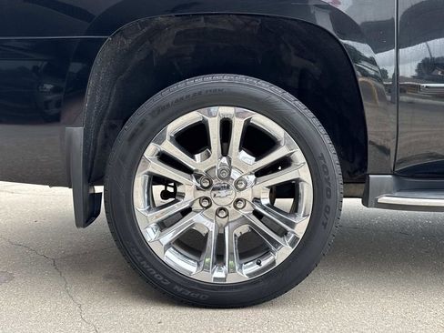 Used 2019 Chevrolet Suburban Premier RWD image 15