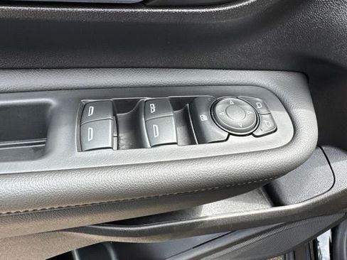 Used 2024 GMC Terrain SLE FWD image 9