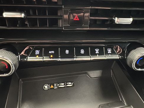 Used 2025 Chevrolet Tahoe Z71 AWD/4WD image 19