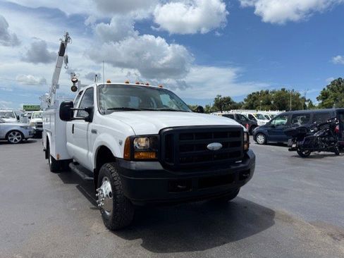Used 2006 Ford F350 XL image 4