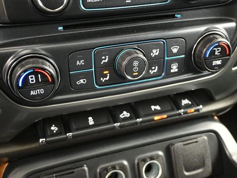 Used 2016 Chevrolet Silverado 1500 LTZ w/ LTZ Plus Package image 16