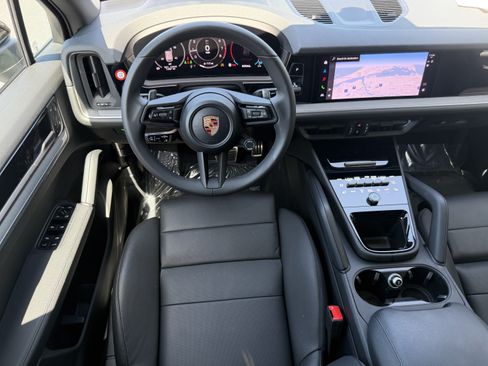 Certified 2026 Porsche Cayenne S AWD/4WD image 17