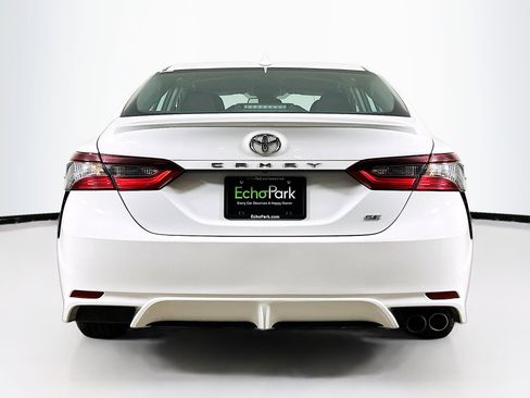 Used 2024 Toyota Camry SE image 7